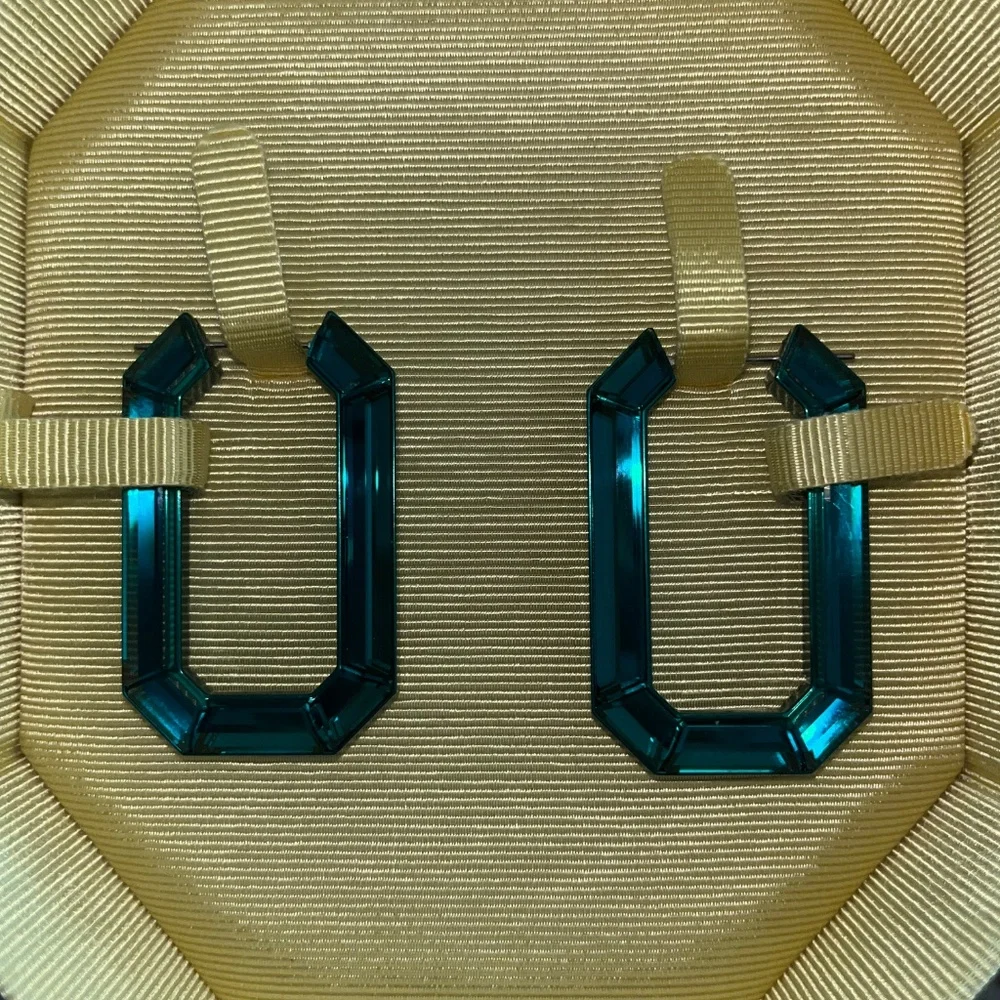 Swarovski Lucent Emerald Green Crystal Hoop Earrings - Picture 4 of 5